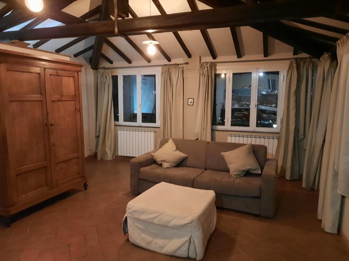La Terrazza Fra Le Torri Apartment Лука Екстериор снимка