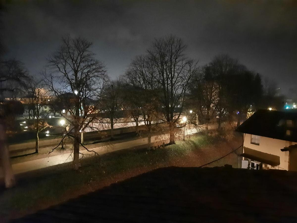 La Terrazza Fra Le Torri Apartment Лука Екстериор снимка